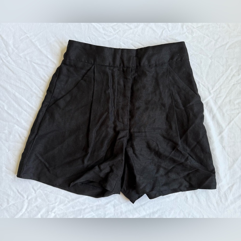 Aritzia Wilfred Black Pleated Linen Shorts Size 00